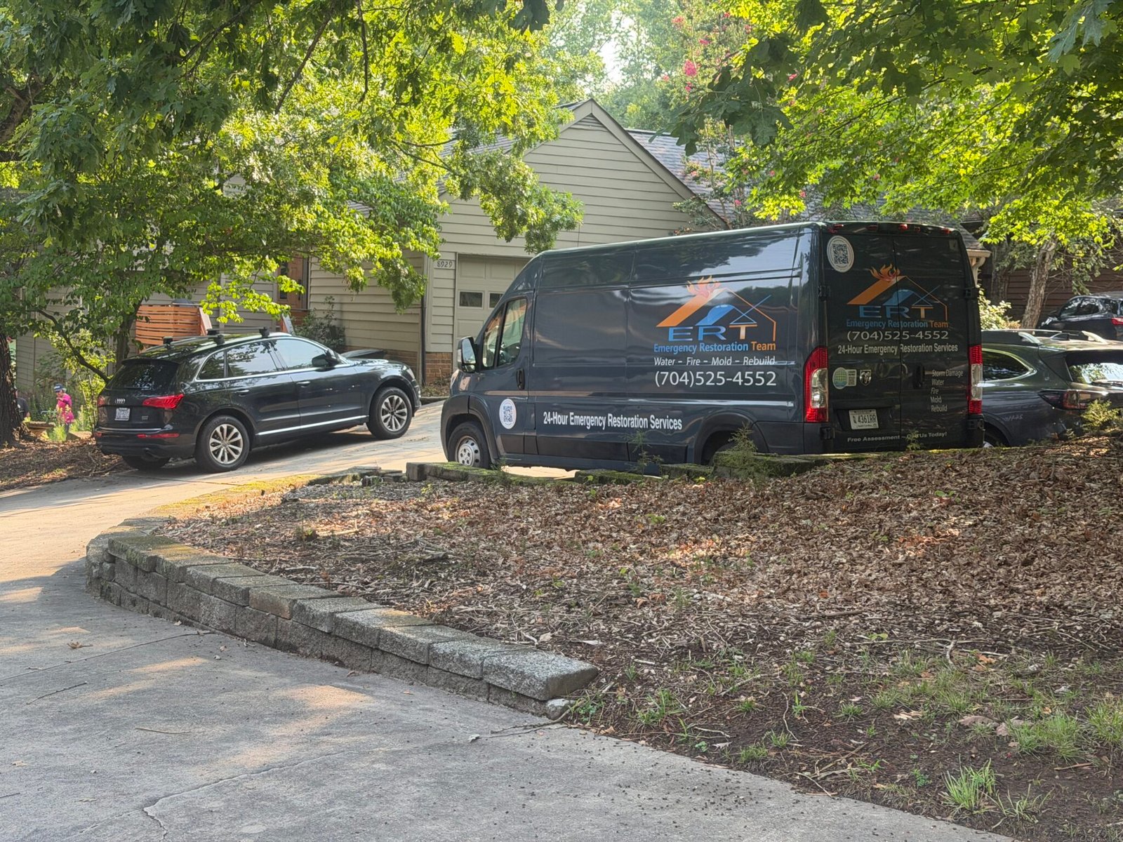 Emergency Restoration Team service van in Charlotte, NC